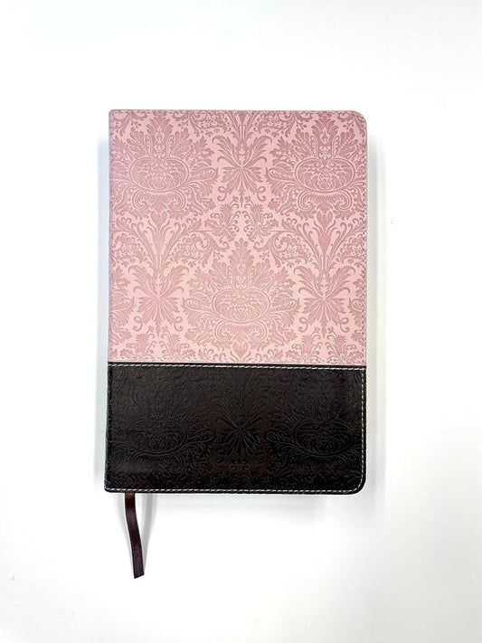 Tipo de Biblia: NTV edición personal  Letra: Grande  Color: Rosa y Café