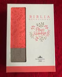 Tipo de Biblia: Reina Valera 1960 Biblia devocional mujer verdadera