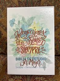 Tipo de Biblia: Reina Valera 1960 Biblia de estudio de mujer  Letra: grande 12 puntos con índice